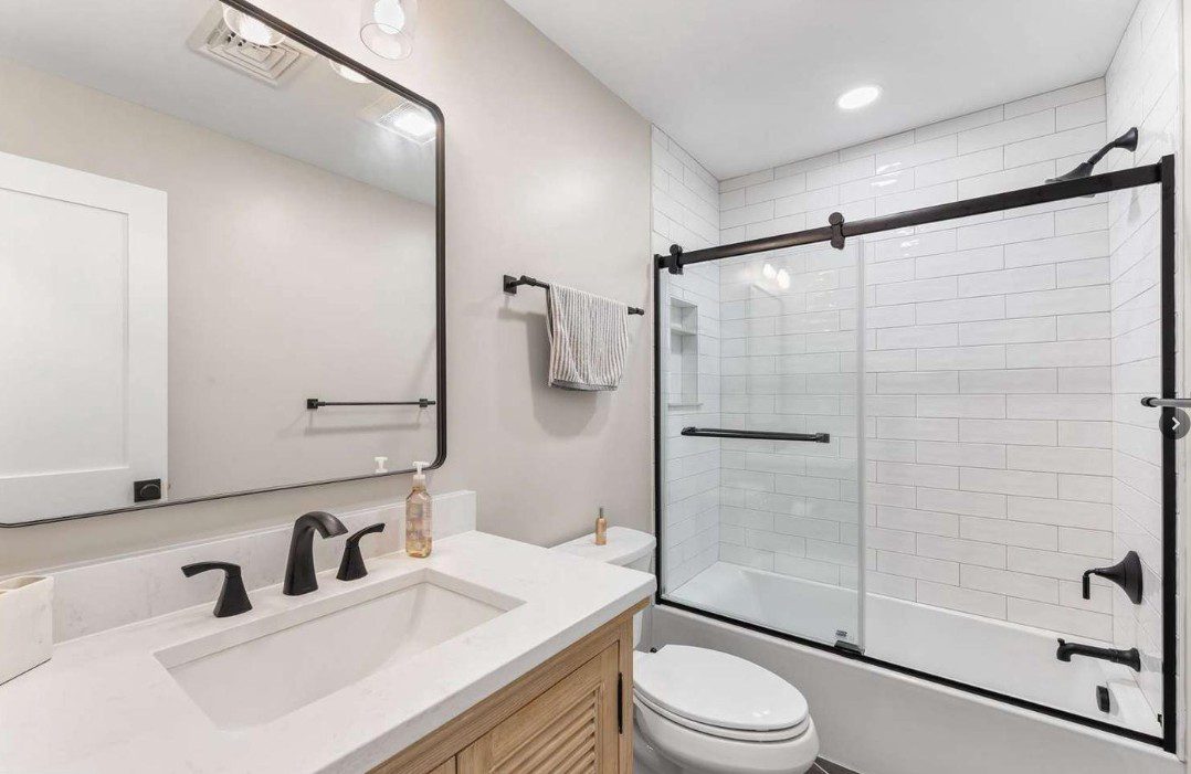 Bathroom Remodeling- Main Pic3_Bayberry Up